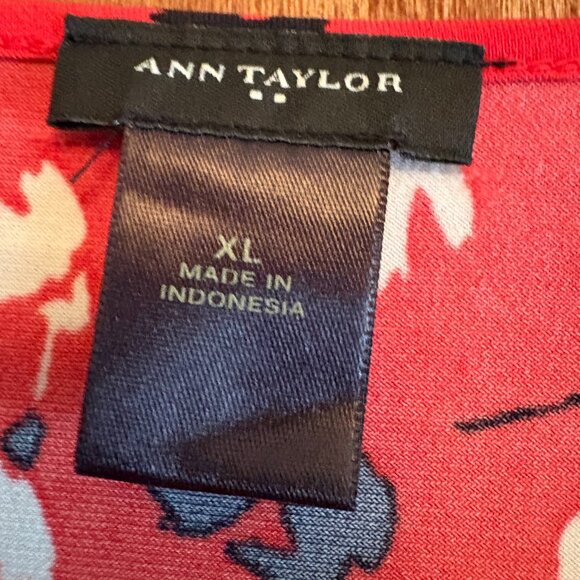 Ann Taylor - S/S Keyhole Neckline Pullover - XL - Red with Black/White print - Picture 3 of 4